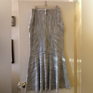 Anthropology- Unusual Strapless Knit MIDI dress size XL Light Gray/white